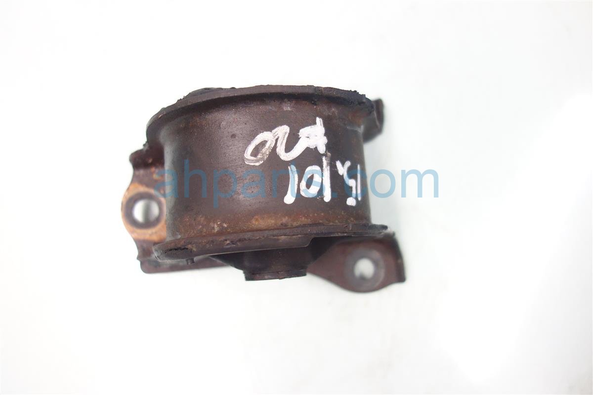 $35 Honda REAR ENGINE MOUNT 50810-SR3-983