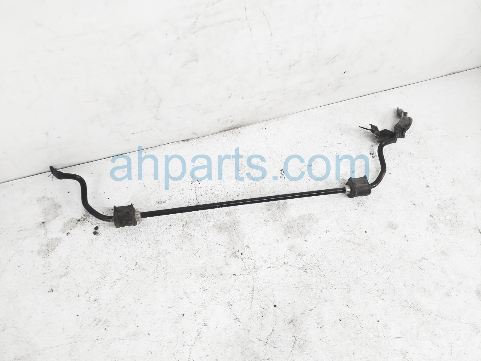 $40 Lexus REAR STABILIZER BAR W/ LINKS