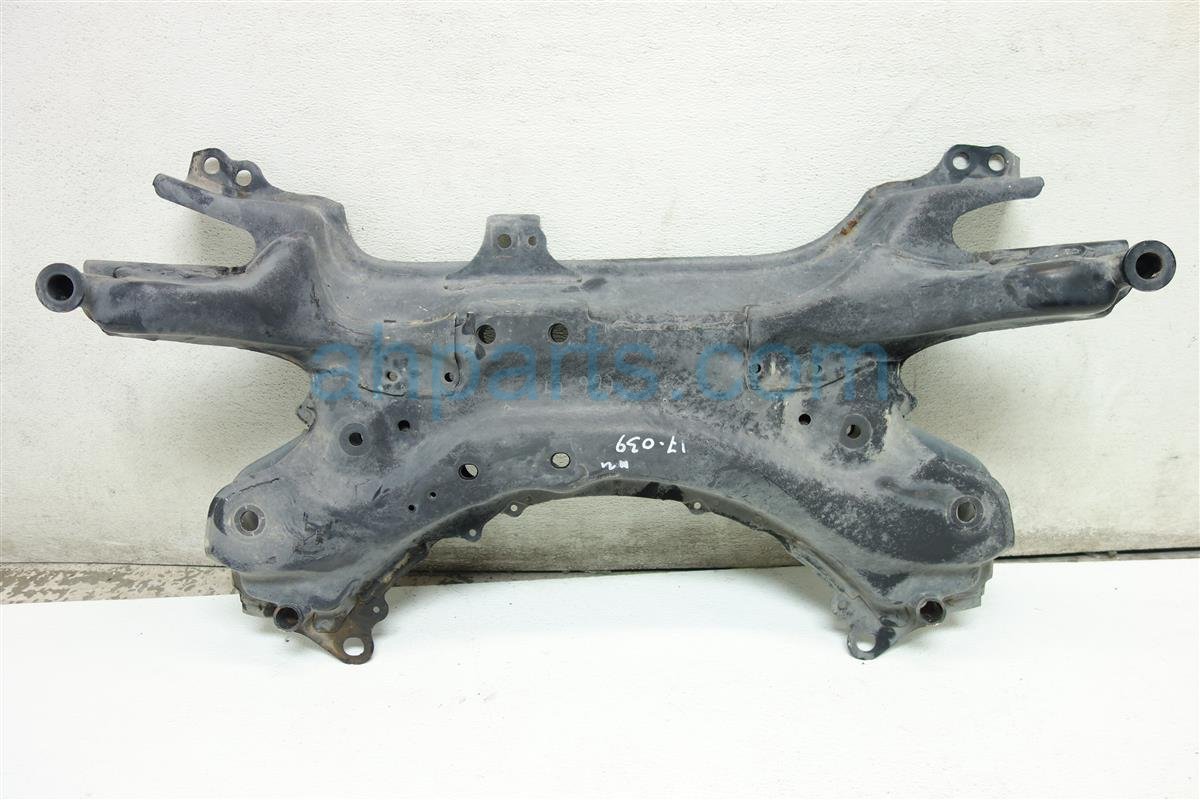 $95 Toyota FRONT SUBFRAME SUSPENSION CRADLE