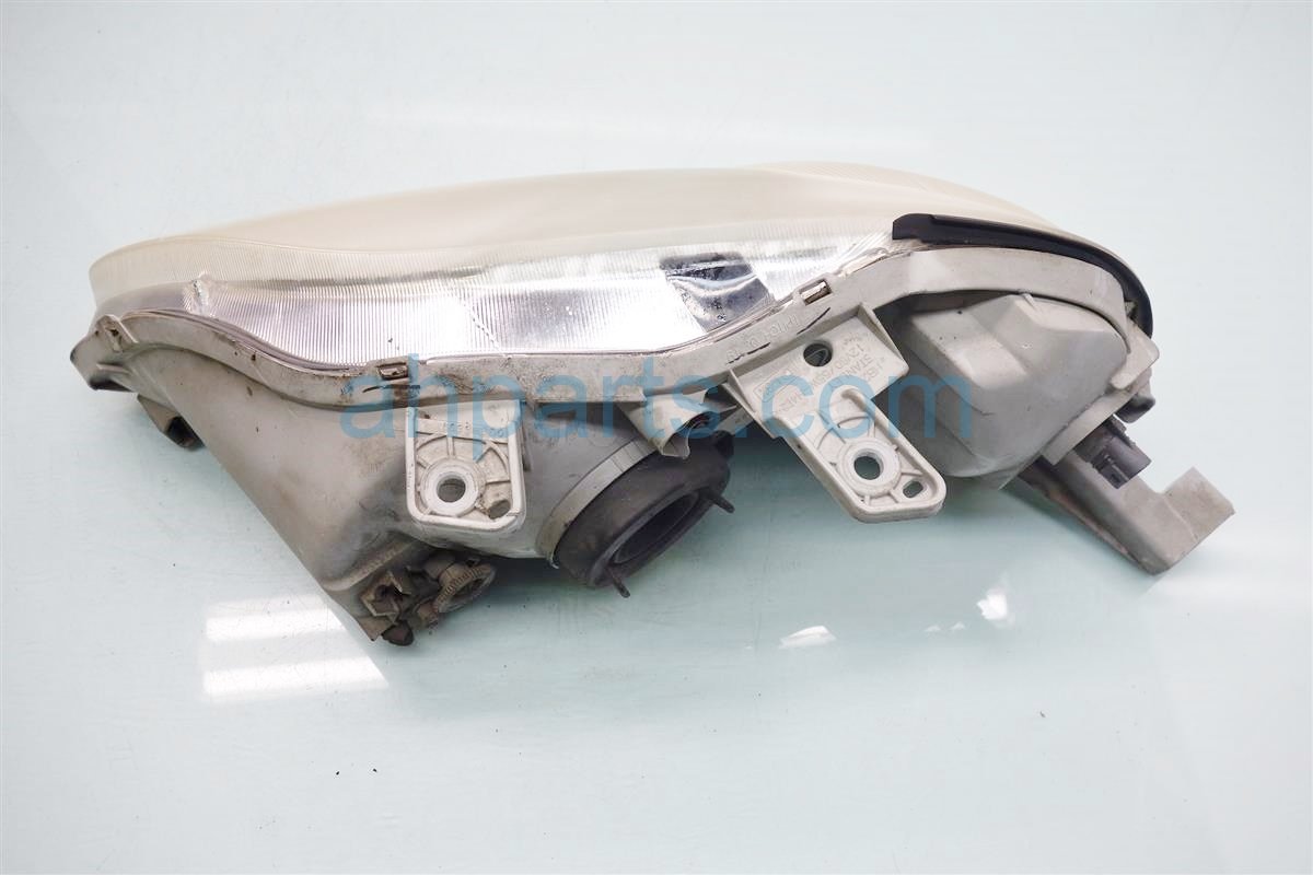 $40 Honda RH HEADLIGHT LAMP - NEEDS CLEANING