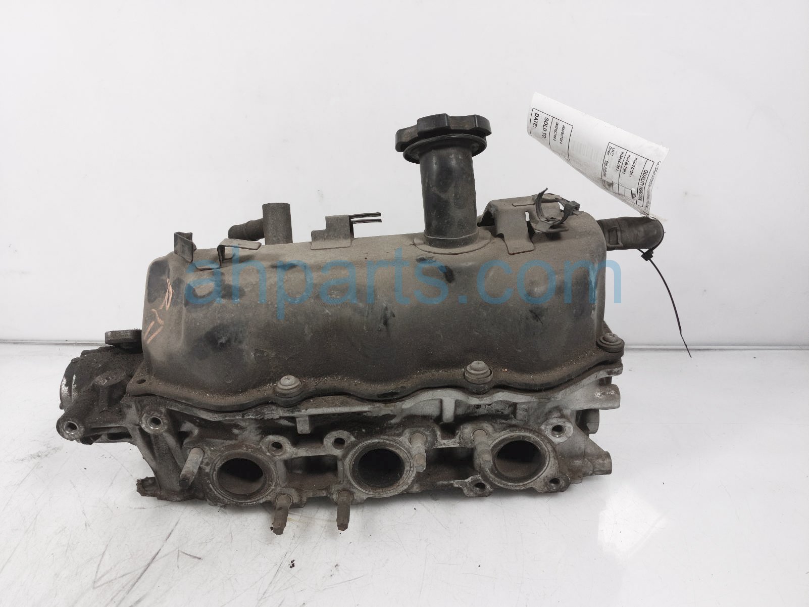 $149 Nissan RIGHT CYLINDER HEAD & ROCKER COVER