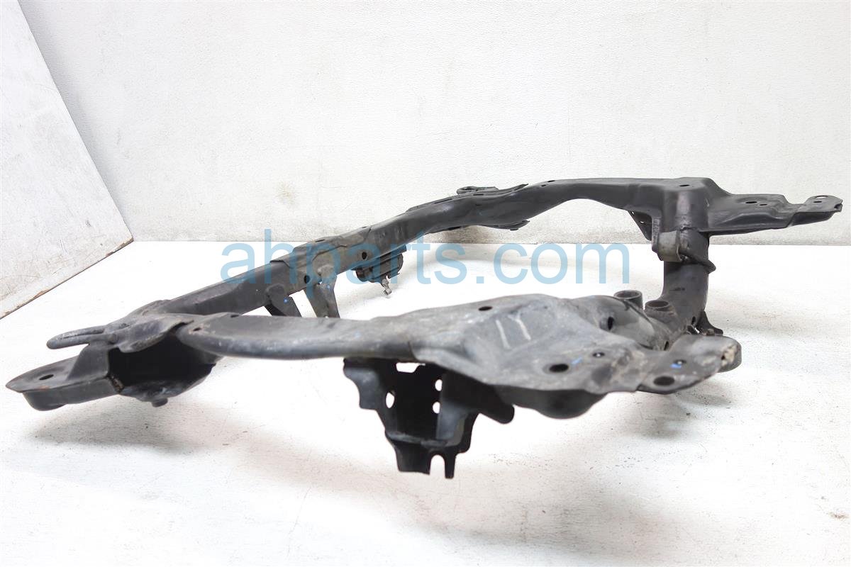 $90 Honda FRONT SUB FRAME/CRADLE BEAM