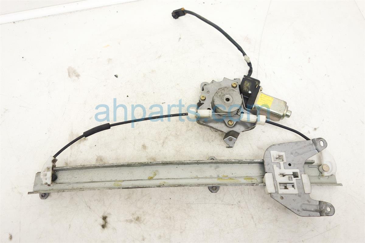 $44 Nissan RR/LH DRIVER SIDE WINDOW REGULATOR