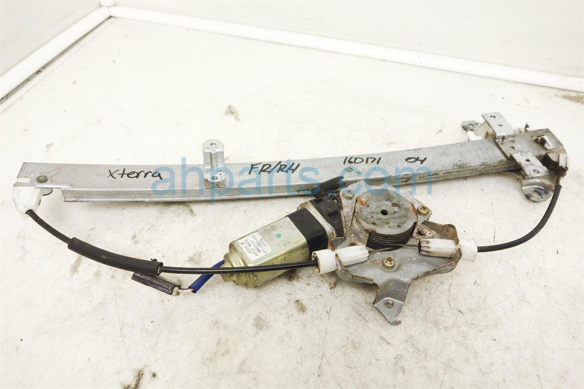 $45 Nissan FR/RH WINDOW REGULATOR