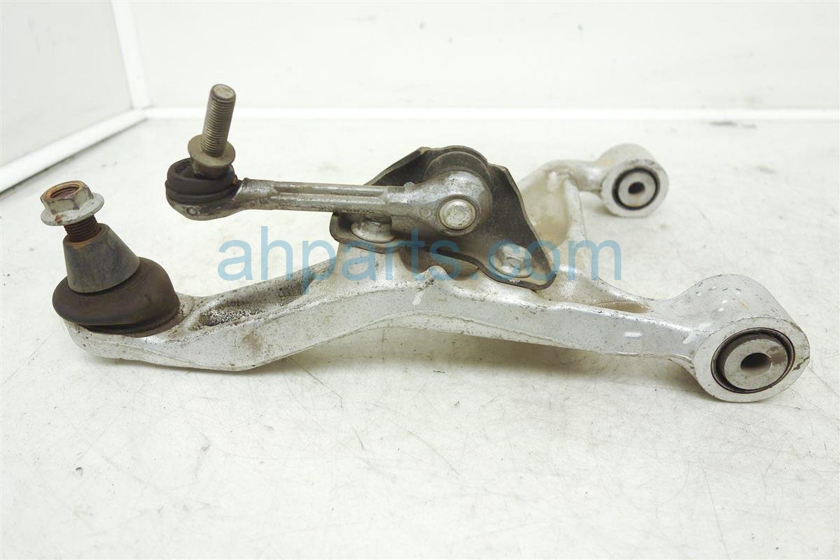 $29 Nissan RR/LH UPPER CONTROL ARM