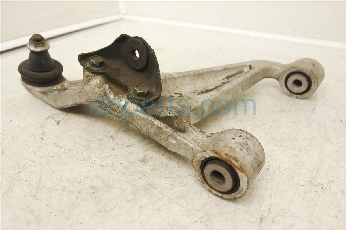 $29 Nissan RR/LH UPPER CONTROL ARM