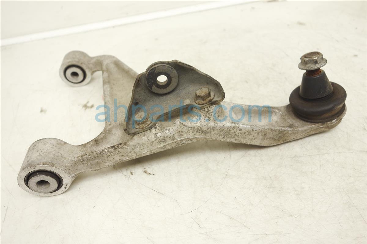 $24 Infiniti RR/RH UPPER CONTROL ARM