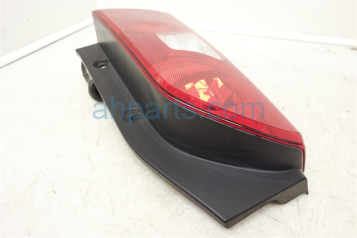 $45 Nissan RR/LH TAIL LAMP ASSY