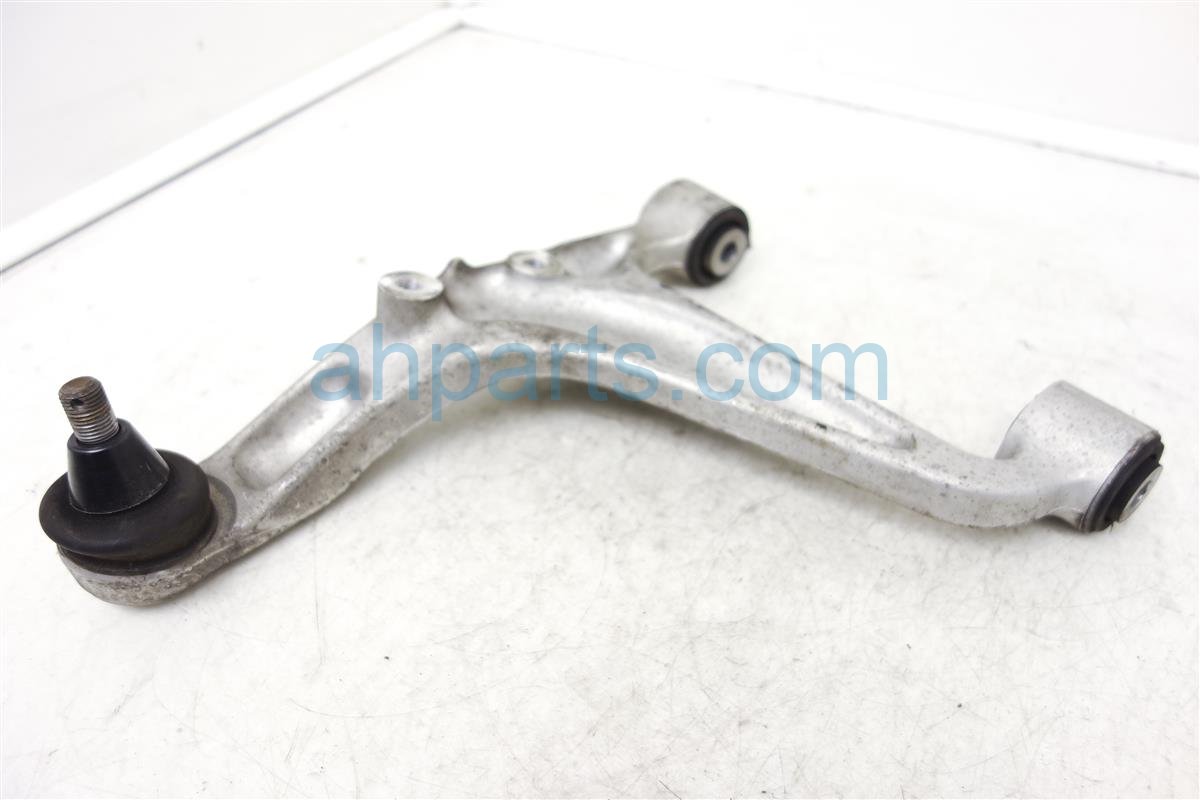 $24 Infiniti RR/RH UPPER CONTROL ARM