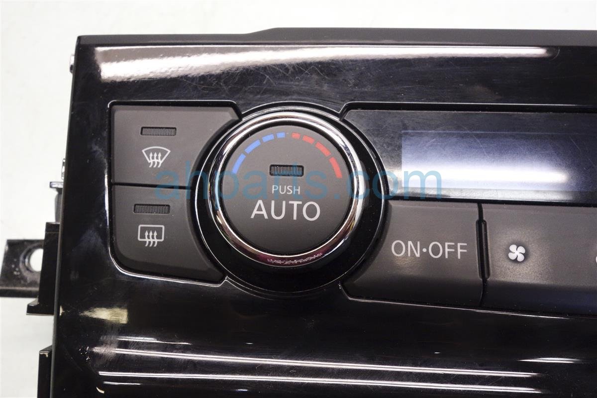 $79 Nissan HEATER/AC CONTROL(ON DASH)