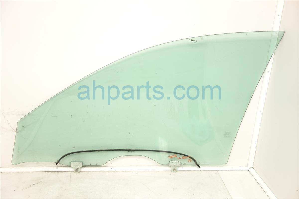 $30 Nissan FR/RH DOOR WINDOW GLASS