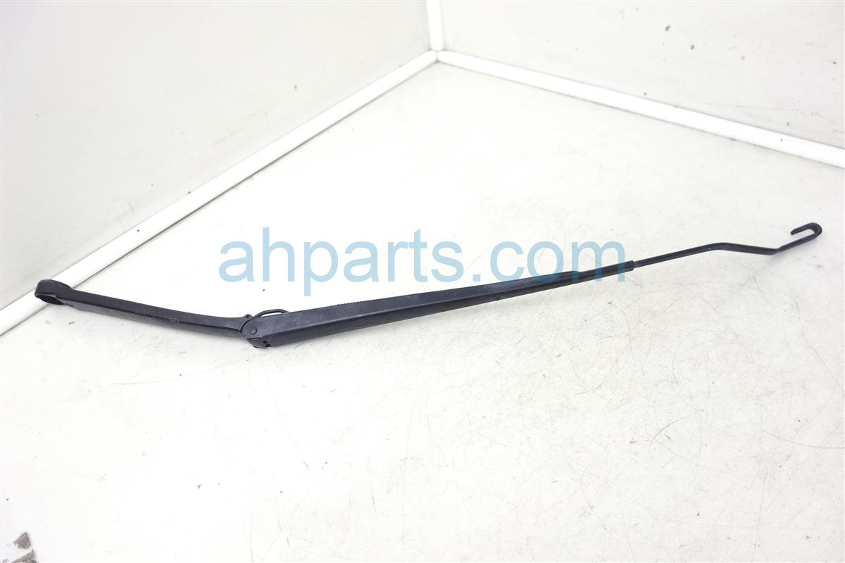 $12 Nissan RIGHT WINDSHIELD WIPER ARM