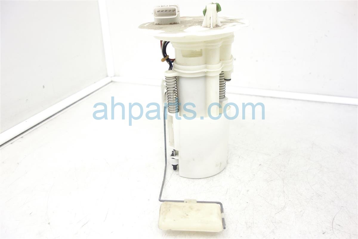 $40 Infiniti FUEL PUMP ASSEMBLY, 4.5L, RWD