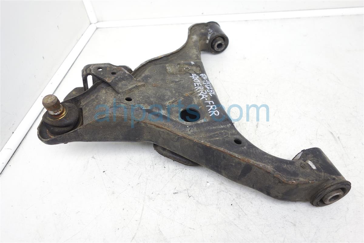 $39 Nissan FR/RH LOWER CONTROL ARM