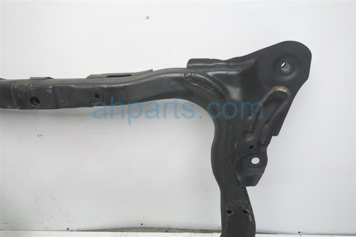 $90 Honda FRONT SUB FRAME/CRADLE BEAM -