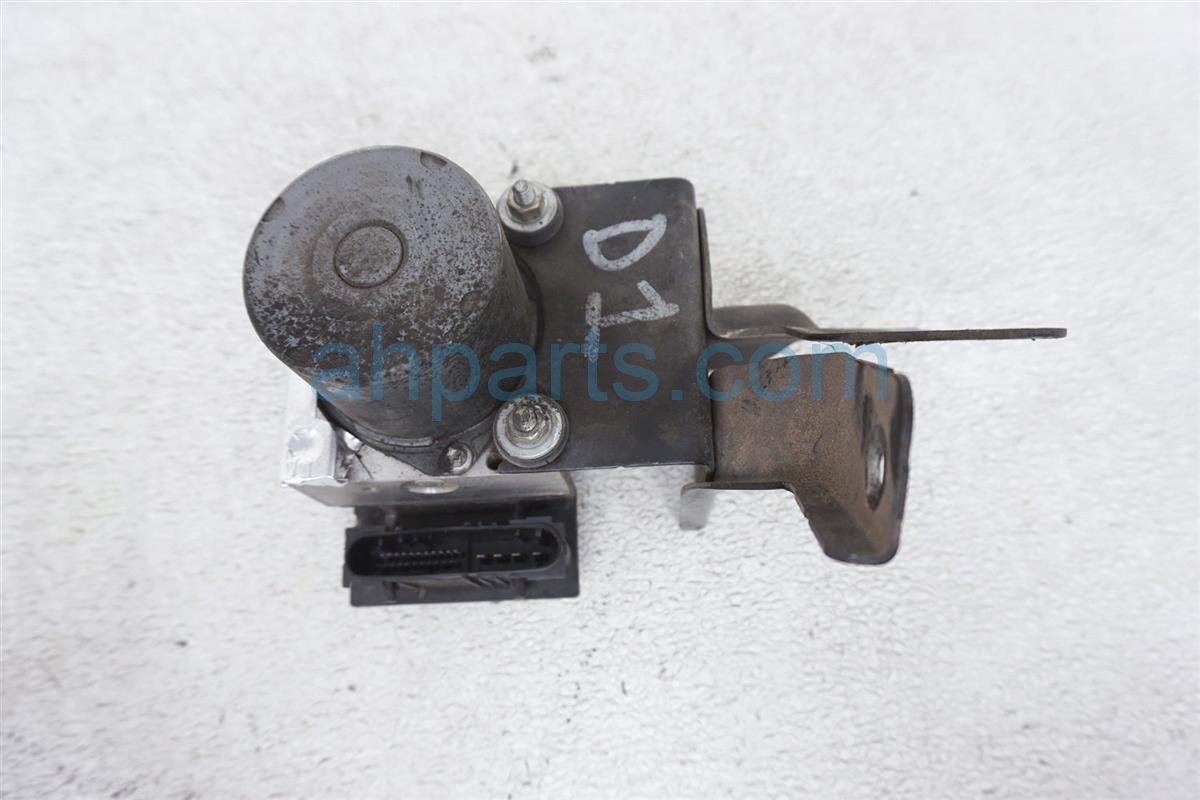 $40 Nissan ABS  PUMP/MODULATOR -