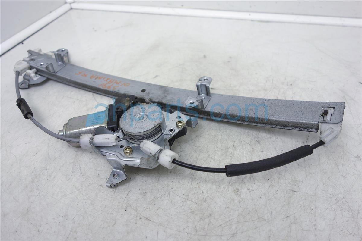 $34 Nissan FR/RH WINDOW REGULATOR