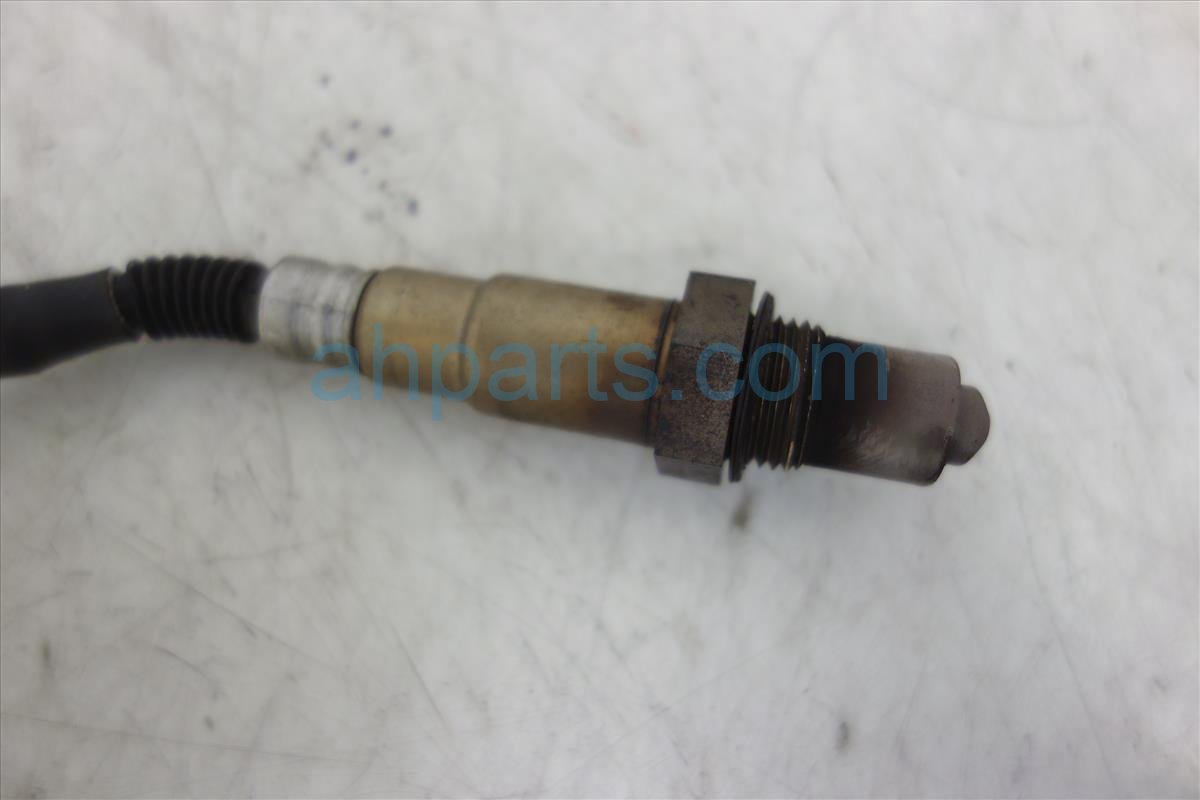 $22 Infiniti LH MANIFOLD OXYGEN SENSOR