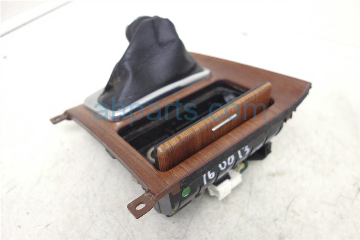 $59 Infiniti Center console Ash Tray / Shift Boot