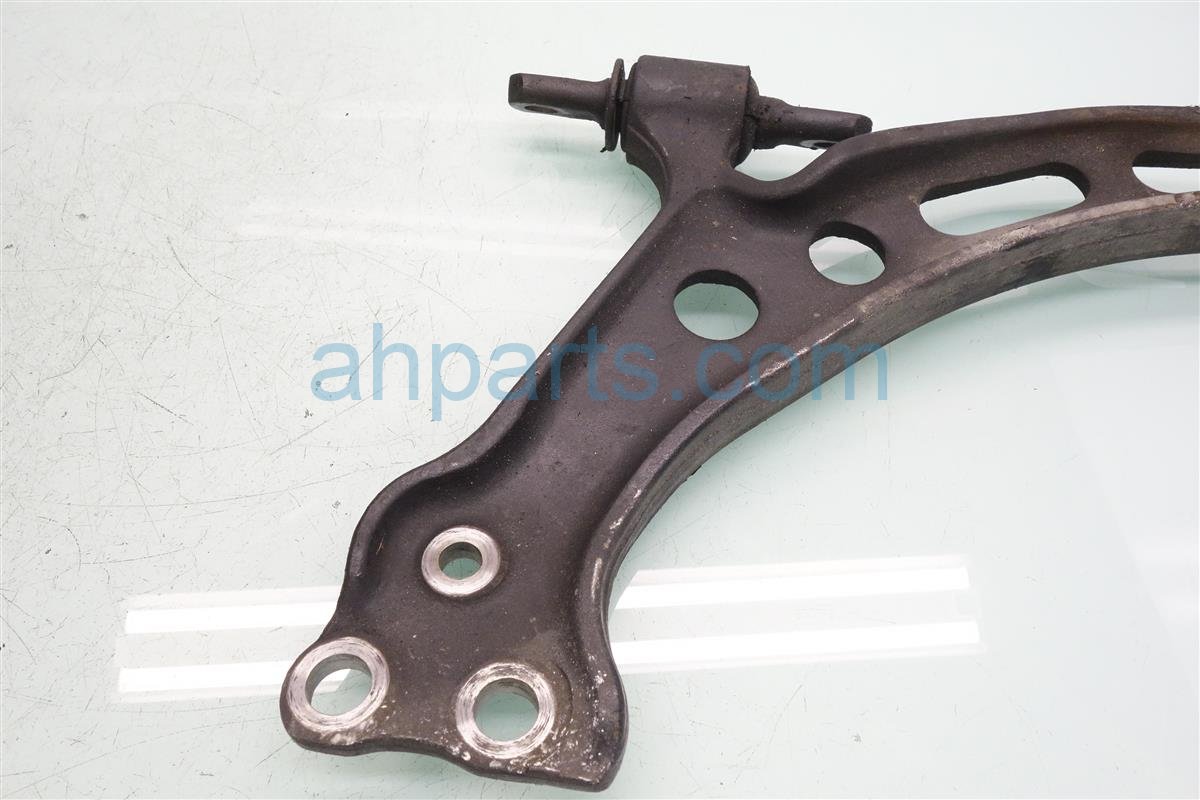 $40 Lexus FR/RH LOWER CONTROL ARM -