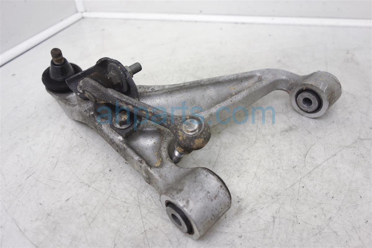 $29 Nissan RR/LH UPPER CONTROL ARM