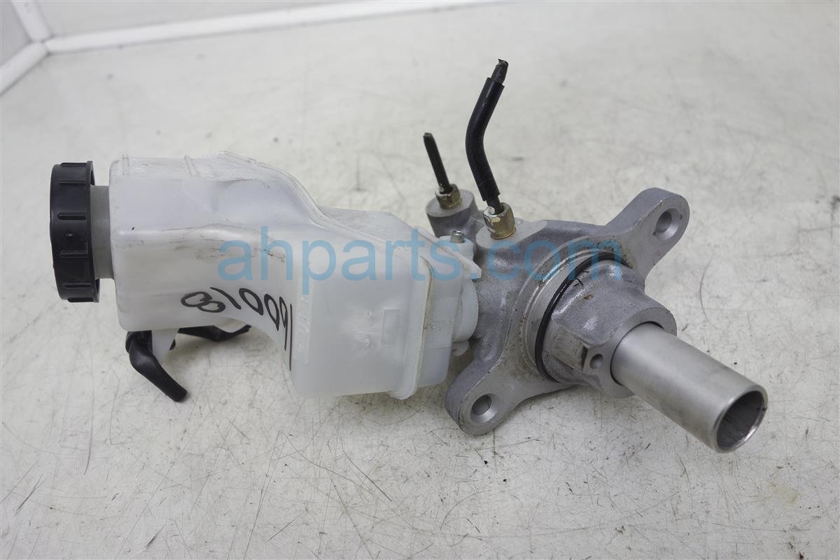 $40 Nissan BRAKE MASTER CYLINDER