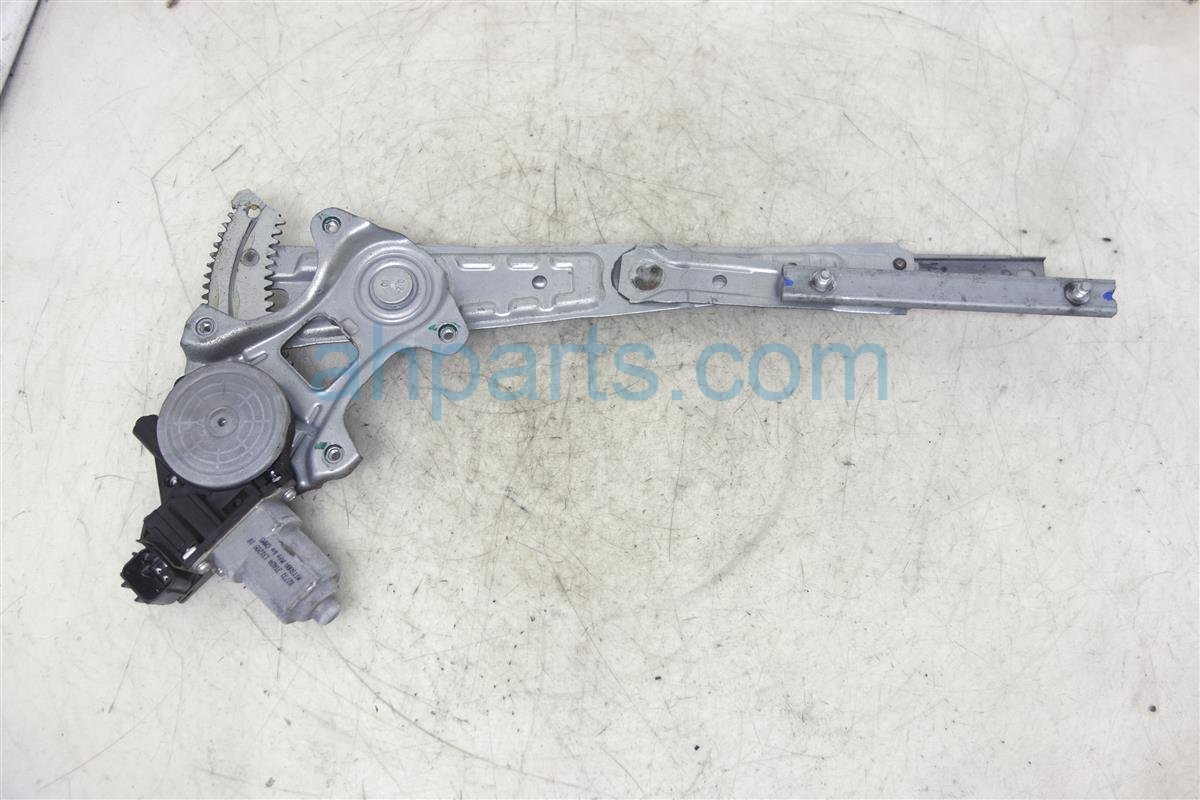 $45 Nissan RR/L WINDOW REGULATOR & MOTOR