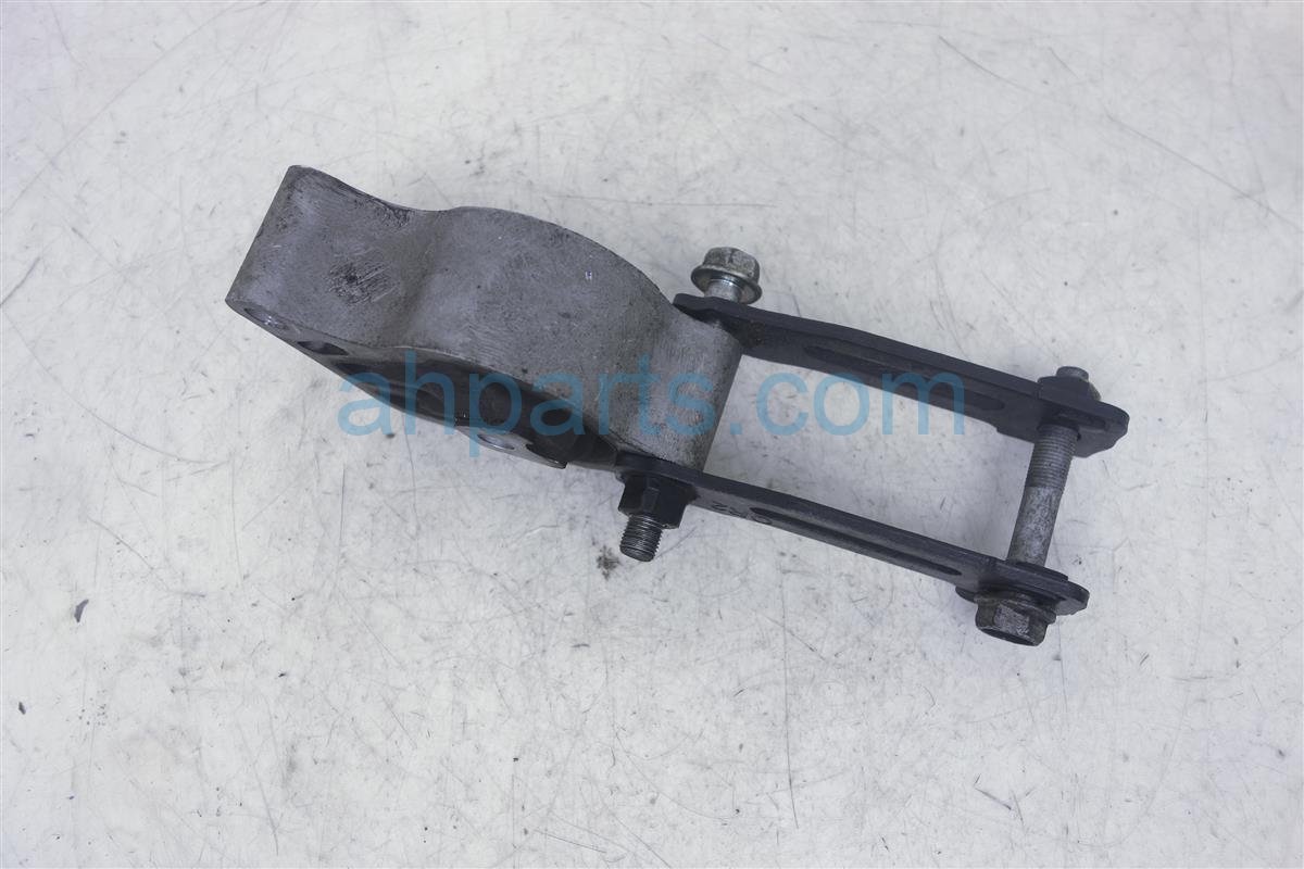 $25 Nissan 2.5L, AT, SV, 4DR REAR MOTOR MOUNT