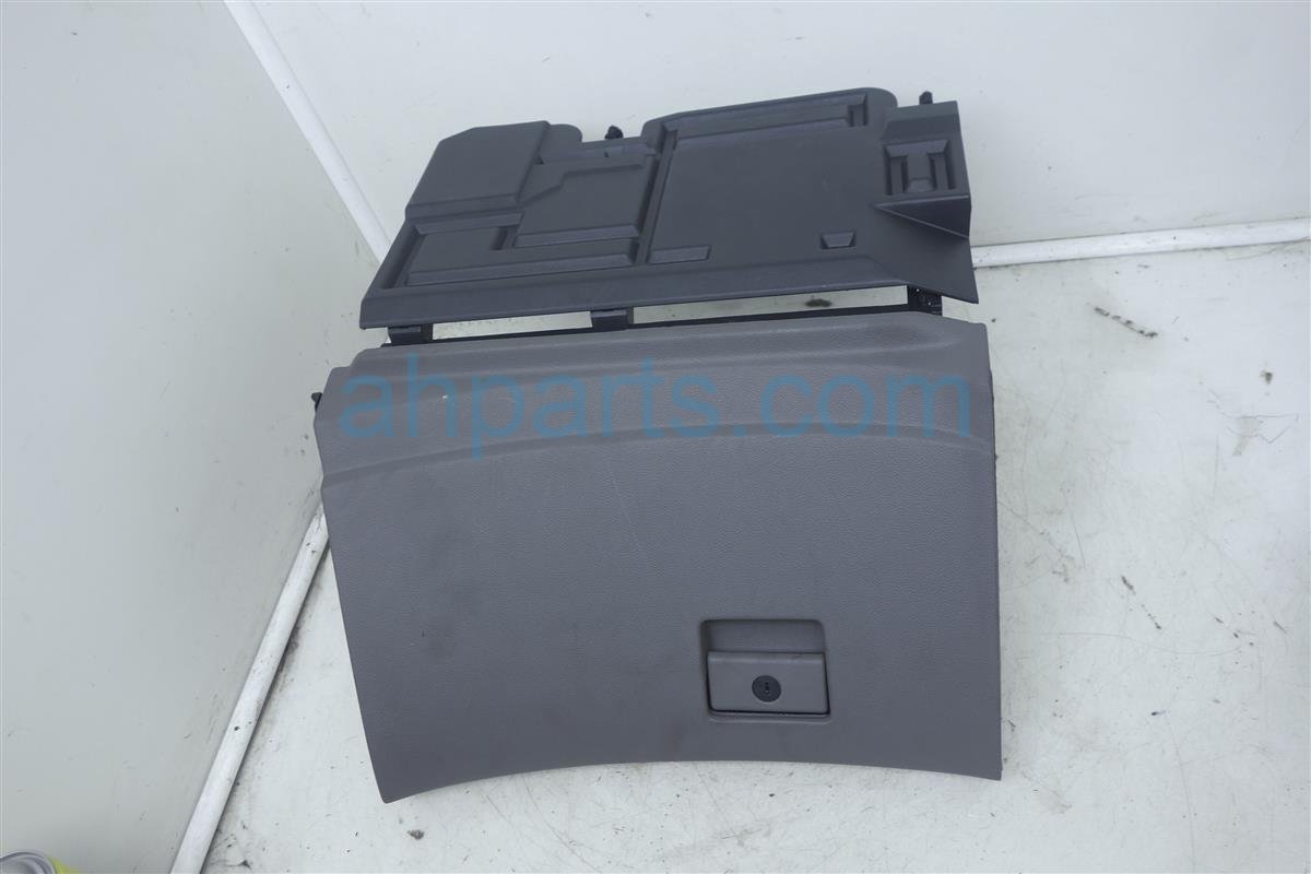 $50 Infiniti GLOVE COMPARTMENT BOX GRAY