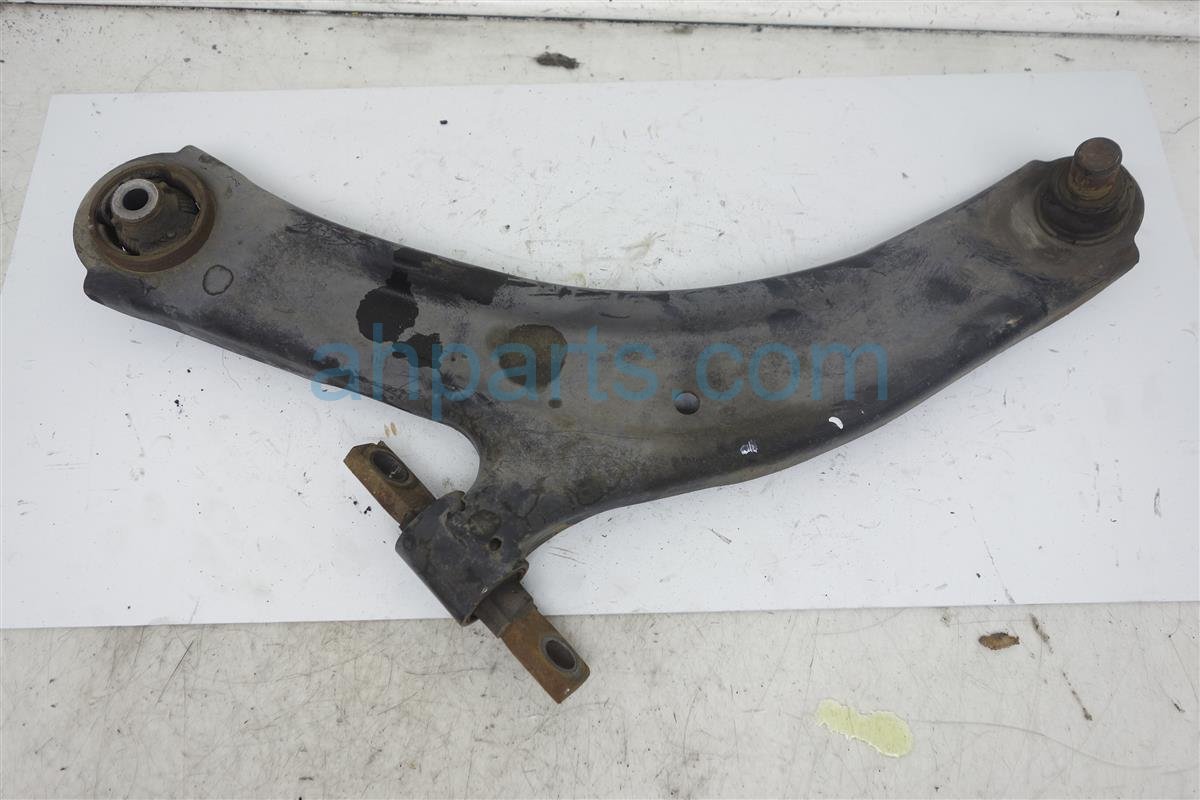 $89 Nissan FR/LH Lower Control Arm