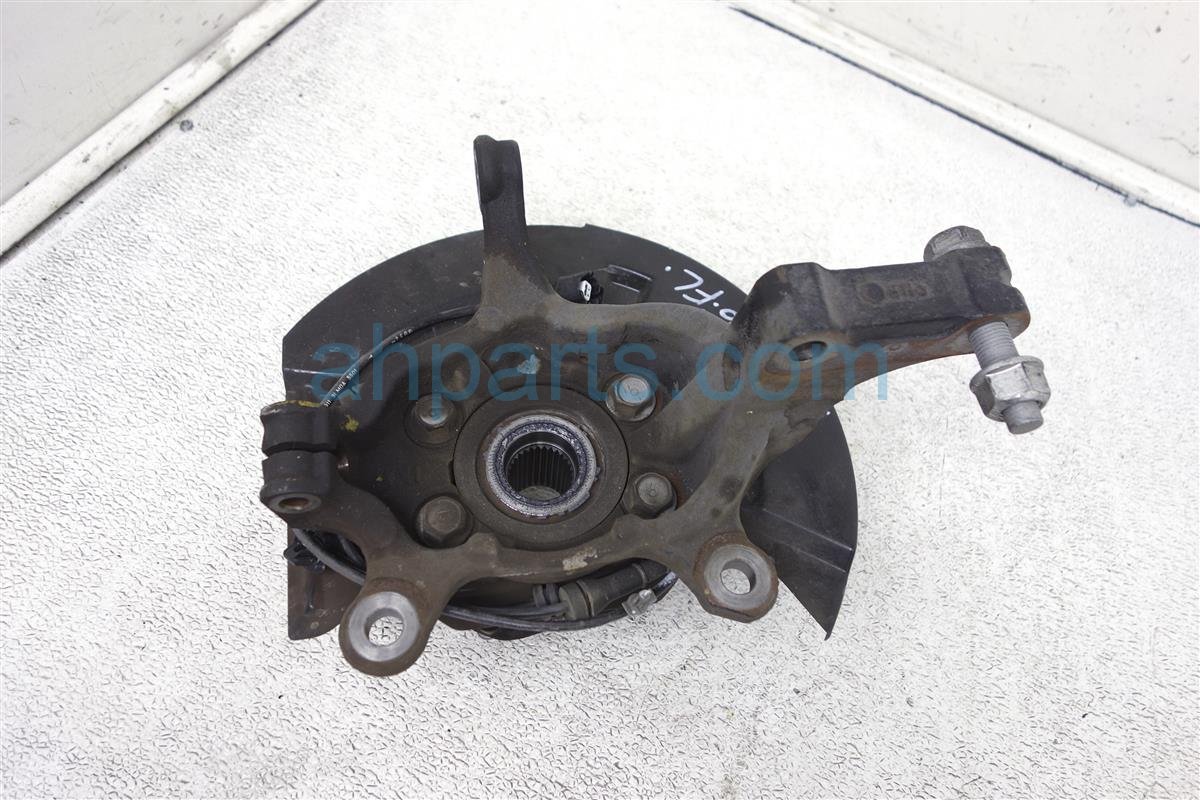 $40 Nissan FR/L SPINDLE KNUCKLE -