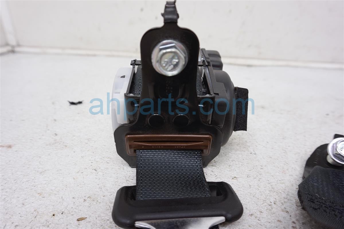 $29 Infiniti REAR MID SEAT BELT BLACK