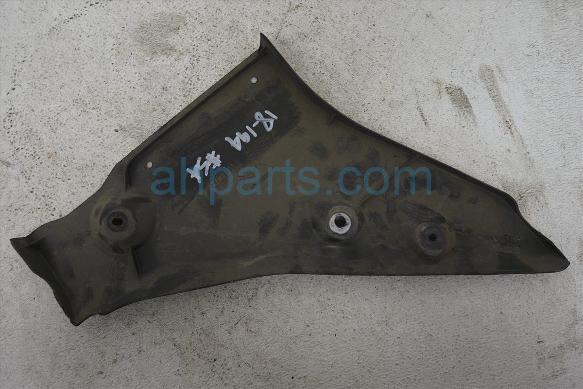 $20 Infiniti LH TUNNEL BRACKET STAY COVER