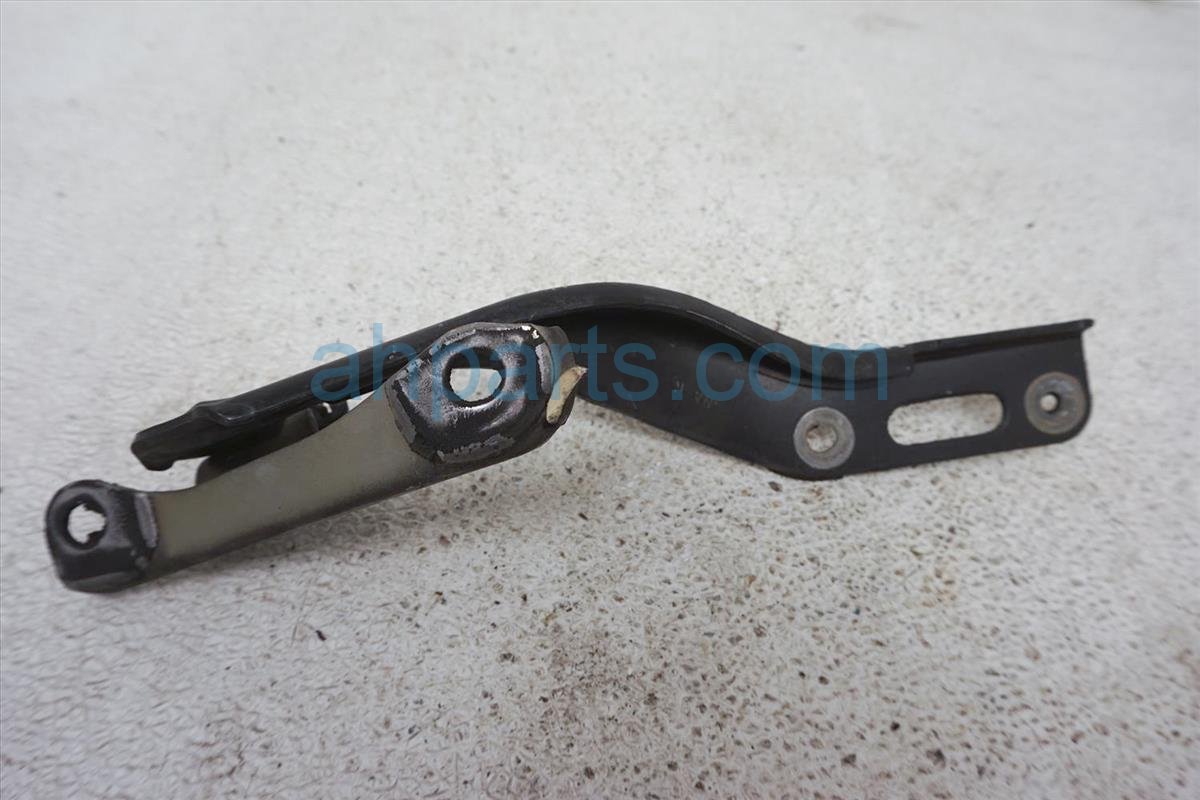 $20 Honda RH HOOD HINGE - BLACK