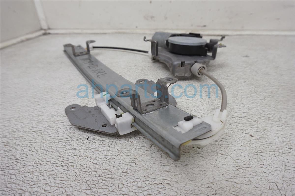 $49 Nissan RR/LH WINDOW REGULATOR & MOTOR