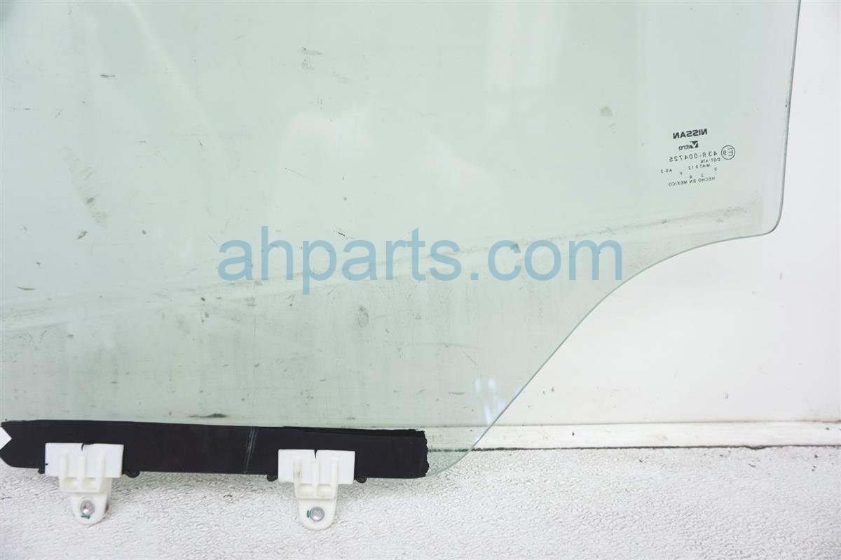 $39 Nissan RR/RH DOOR GLASS WINDOW