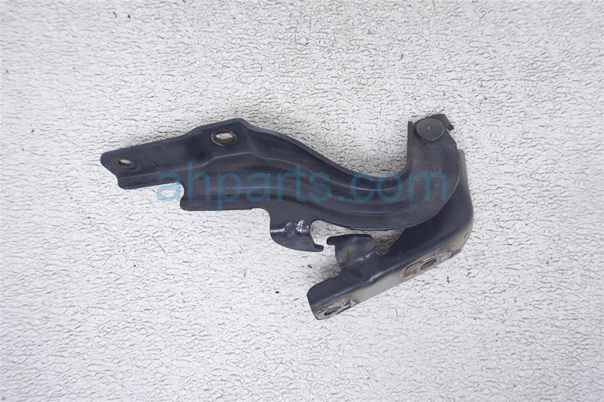 $14 Nissan RH HOOD HINGE - BLUE