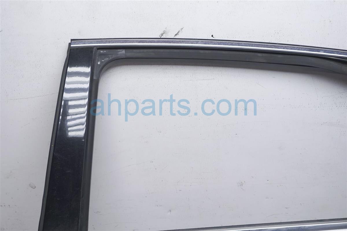 $149 Lexus RR/L DOOR SHELL - WHITE