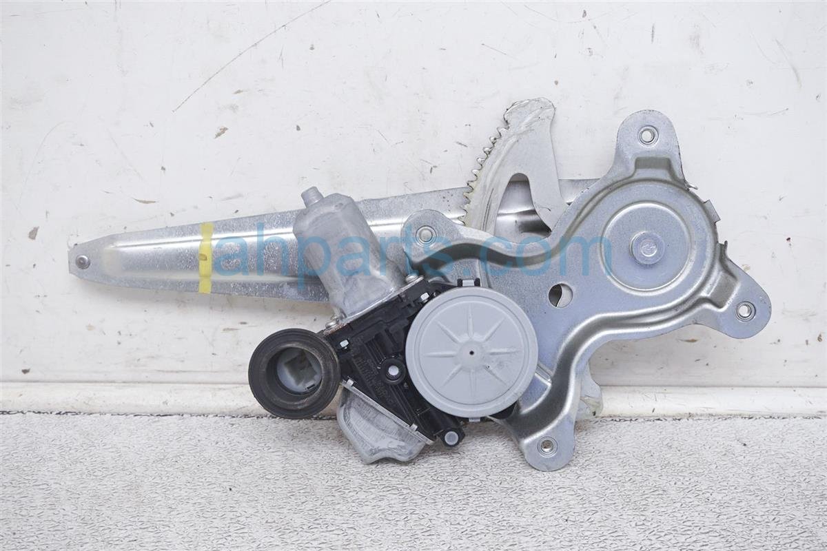 $30 Lexus RR/L WINDOW REGULATOR & MOTOR -