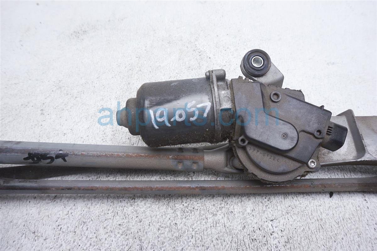 $70 Lexus WINDSHIELD WIPER MOTOR ASSY