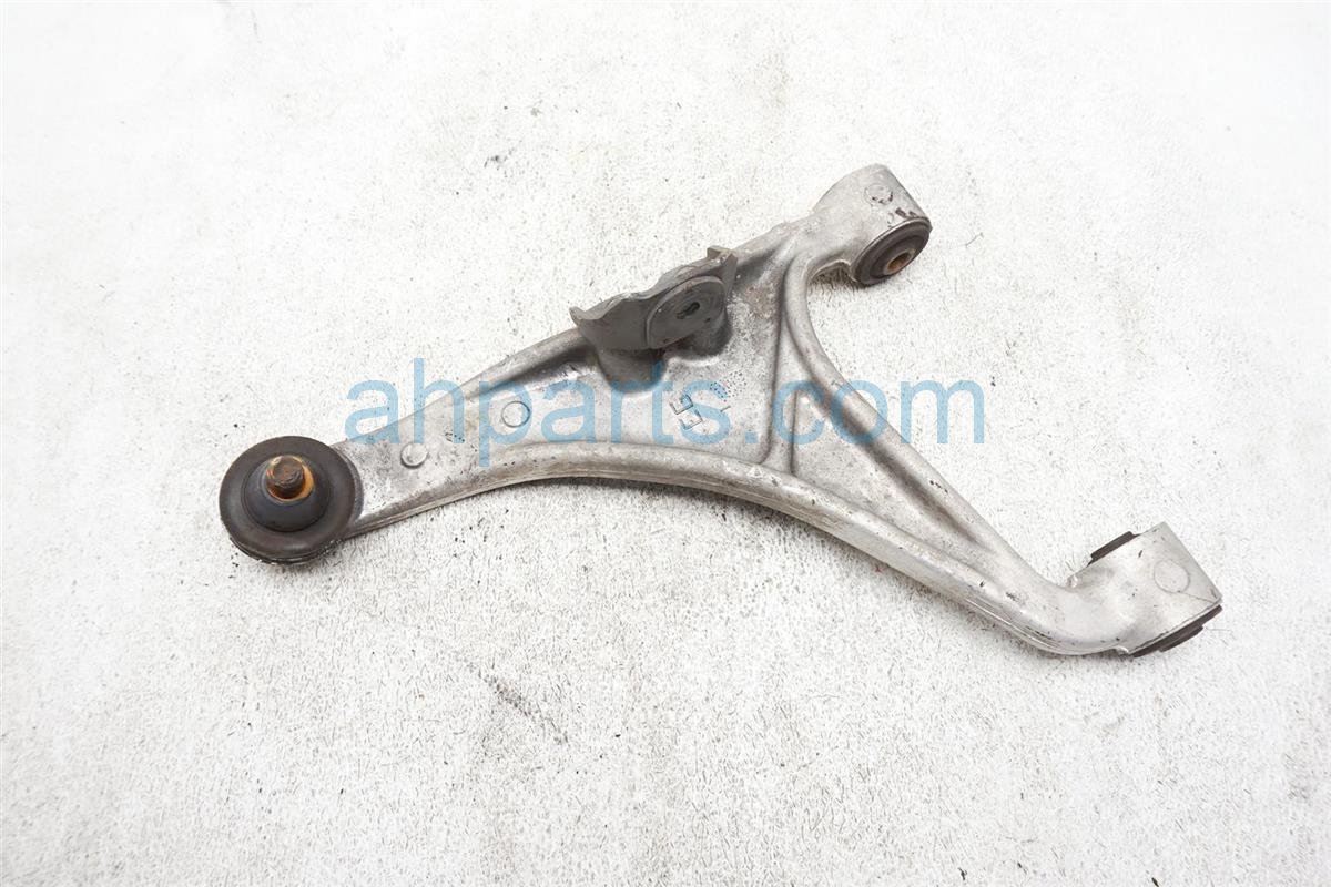 $30 Infiniti RR/RH UPPER CONTROL ARM