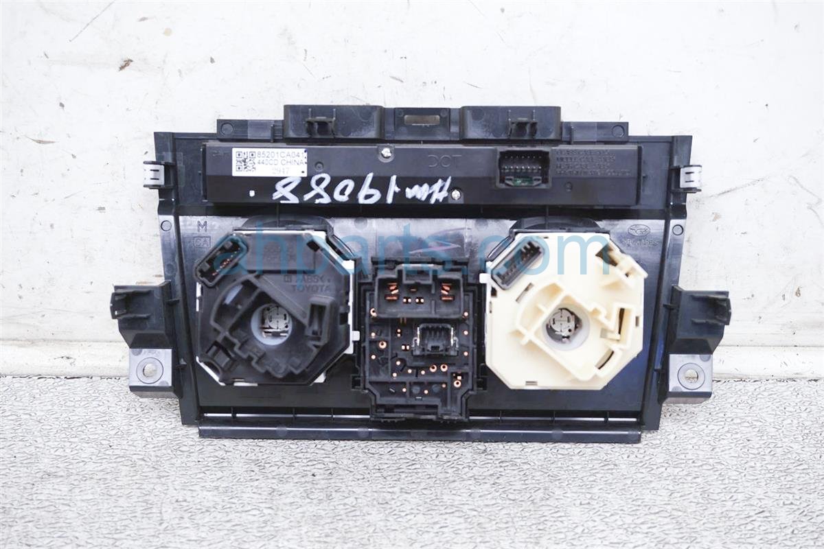 $40 Toyota CLIMATE CONTROL UNIT