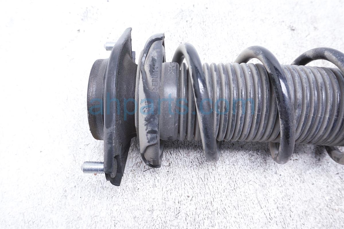 $59 Toyota RR/LH STRUT / COIL