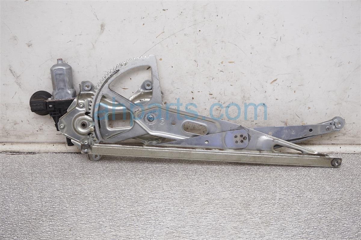 $29 Toyota RR/LH DOOR WINDOW REGULATOR