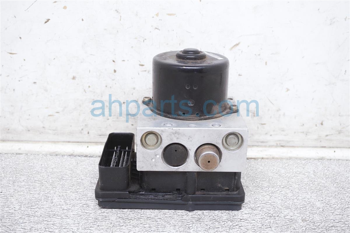 $75 Nissan VSA/ABS PUMP/MODULATOR