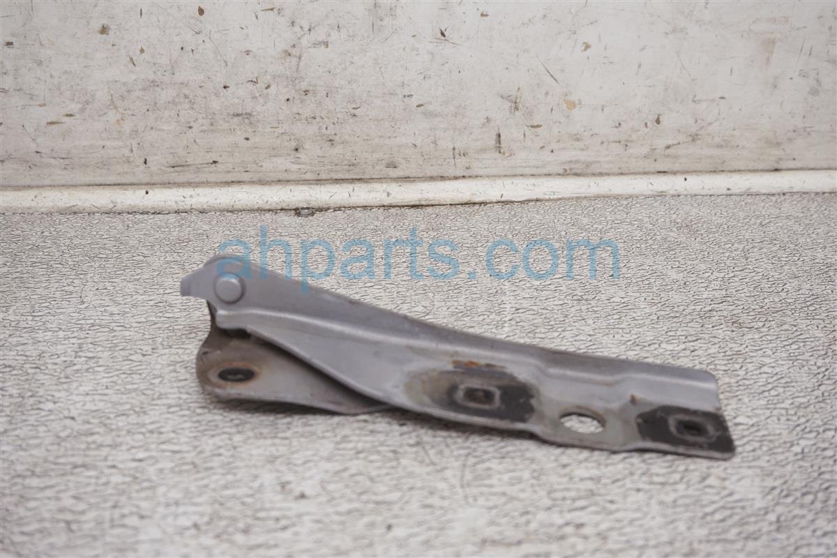 $7 Honda LH HOOD HINGE