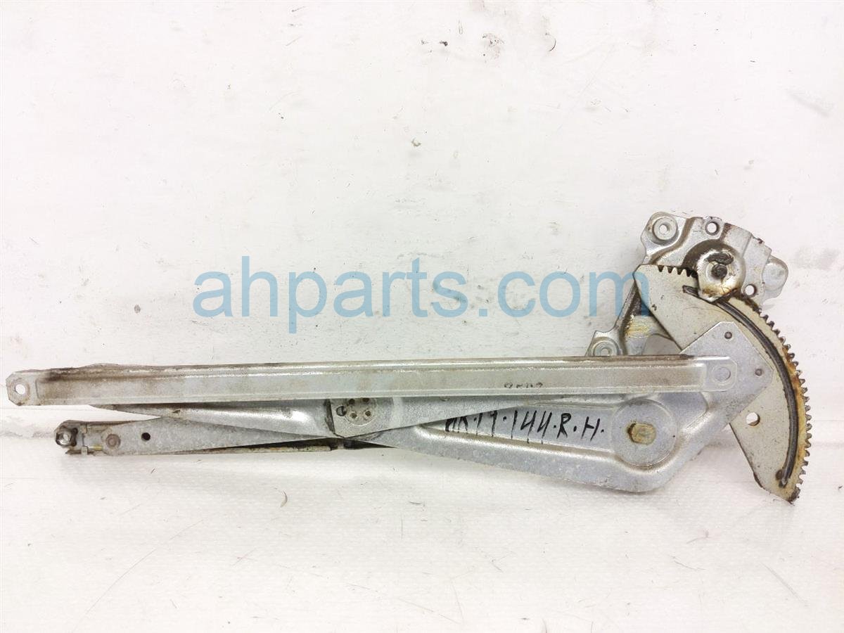 $40 Toyota 2DR RH WINDOW REGULATOR manual