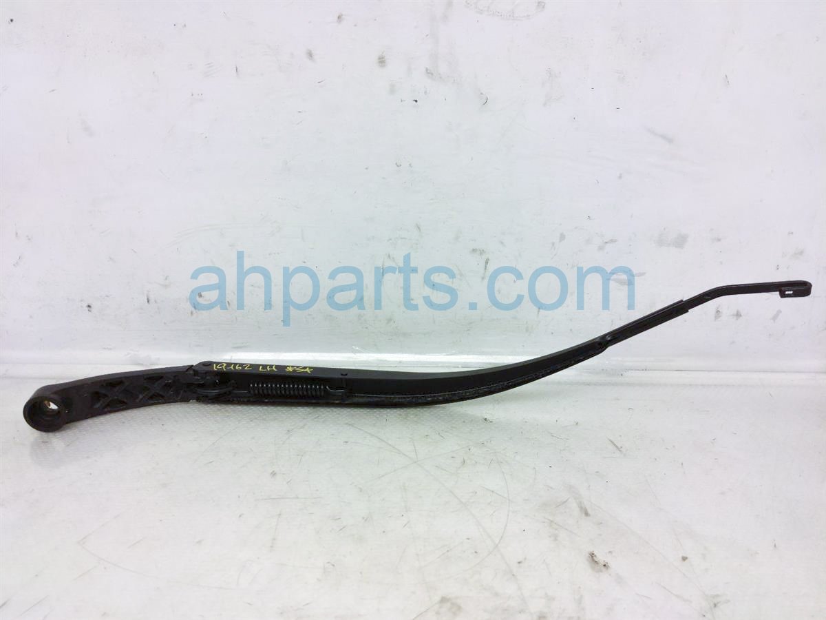 $19 Honda LH WIPER ARM