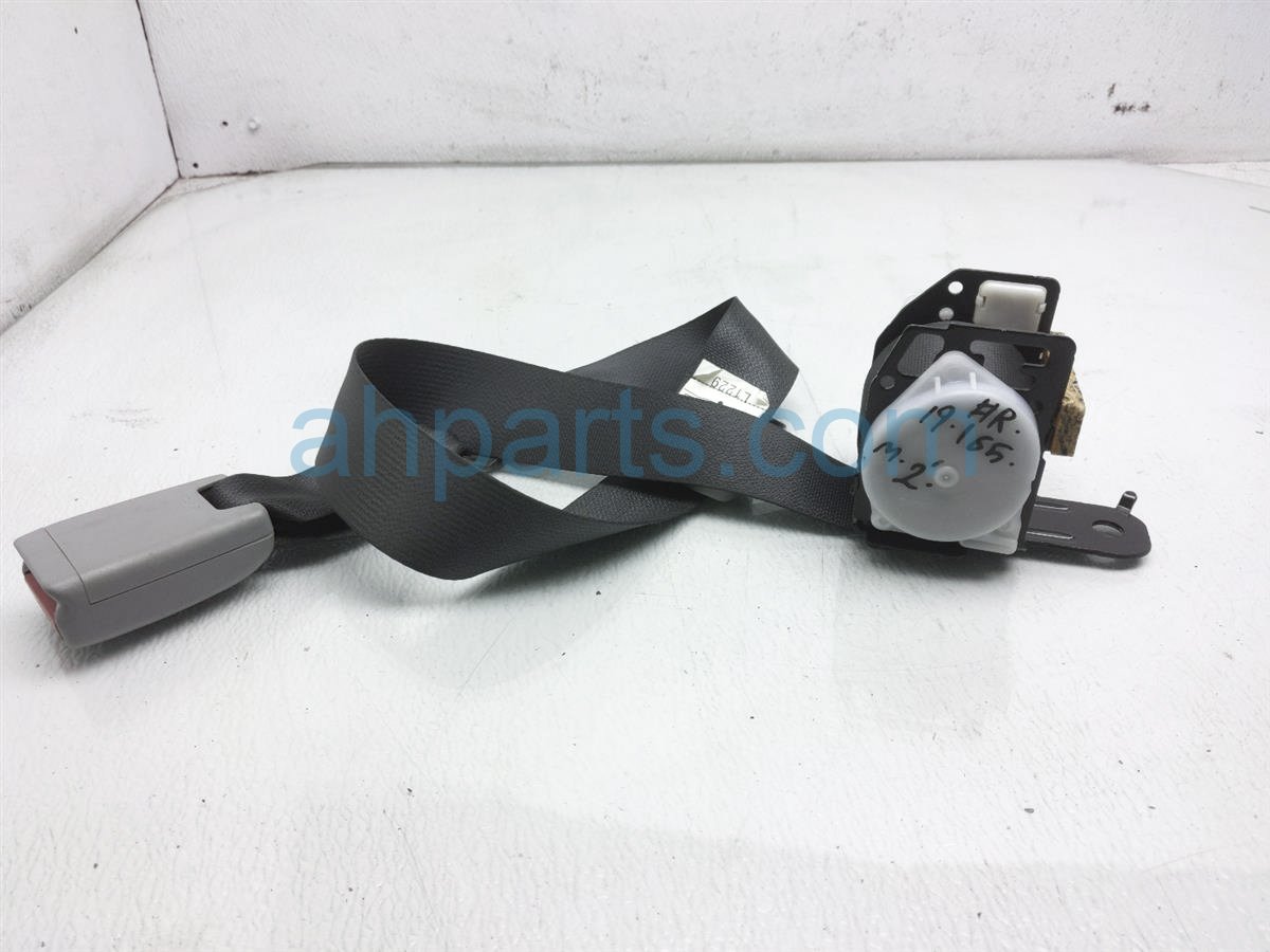 $25 Lexus 4DR REAR MIDDLE SEAT BELT - BLACK