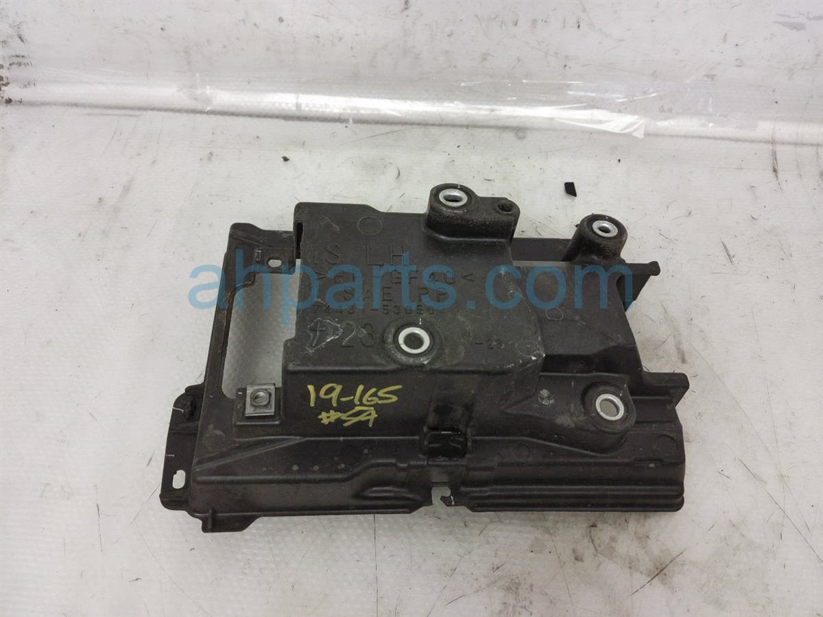 $30 Lexus BATTERY TRAY